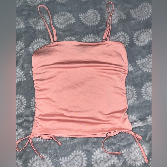 Forever 21 Tops - Forever 21 ruched pink crop top